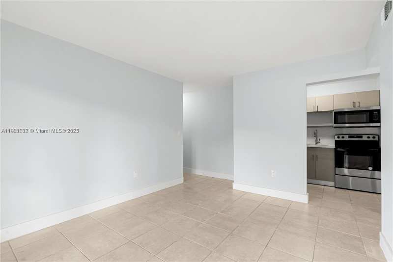 7722 NE 3rd Ct # 2, Miami FL 33138