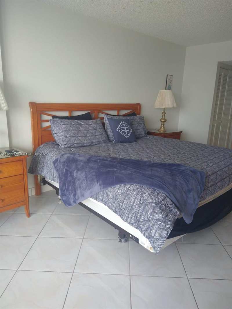 9341 SE Collins Ave # 303, Surfside FL 33154