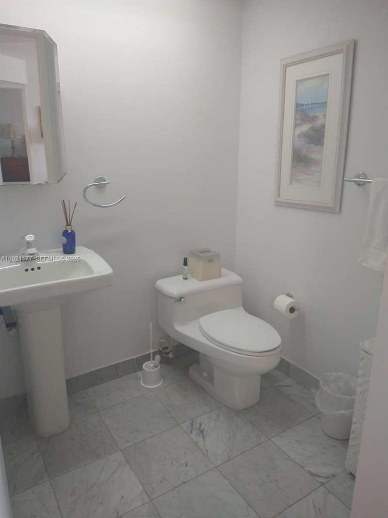 9341 SE Collins Ave # 303, Surfside FL 33154