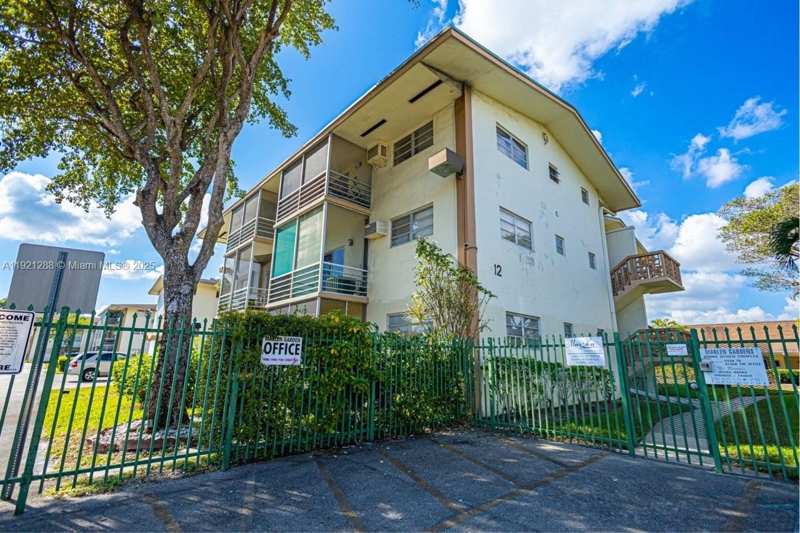 16790 NE 14th Ave # 215, Miami FL 33162