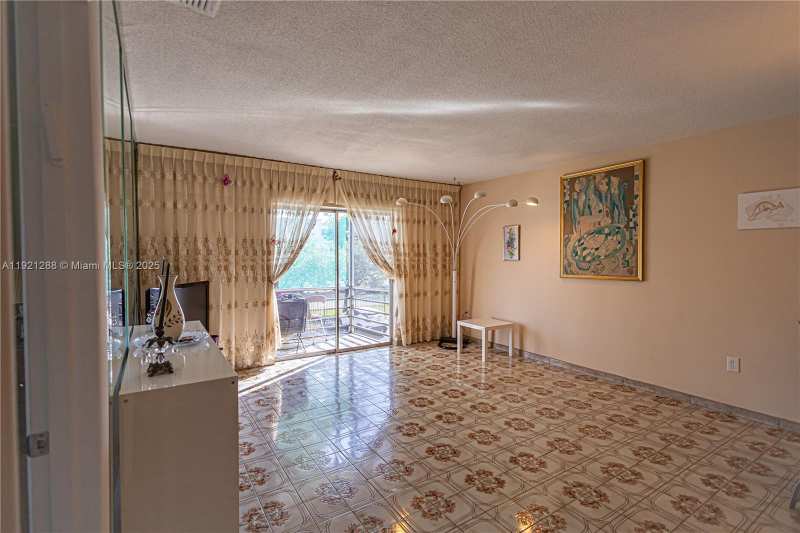 16790 NE 14th Ave # 215, Miami FL 33162