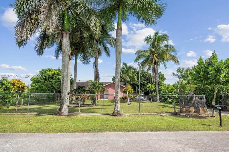 20851 SW 242nd St, Homestead FL 33031