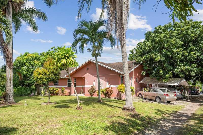 20851 SW 242nd St, Homestead FL 33031