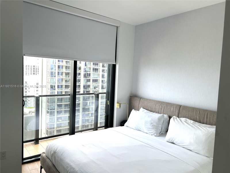 398 NE 5th St # 2215, Miami FL 33132