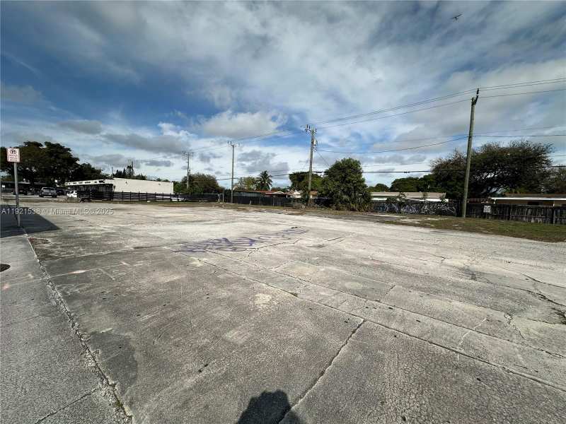 6501 Pembroke Rd, Hollywood FL 33023