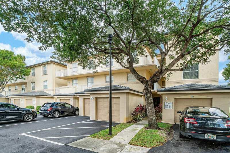 2040 Greenview Shores Boulevard # 223, Wellington FL 33414