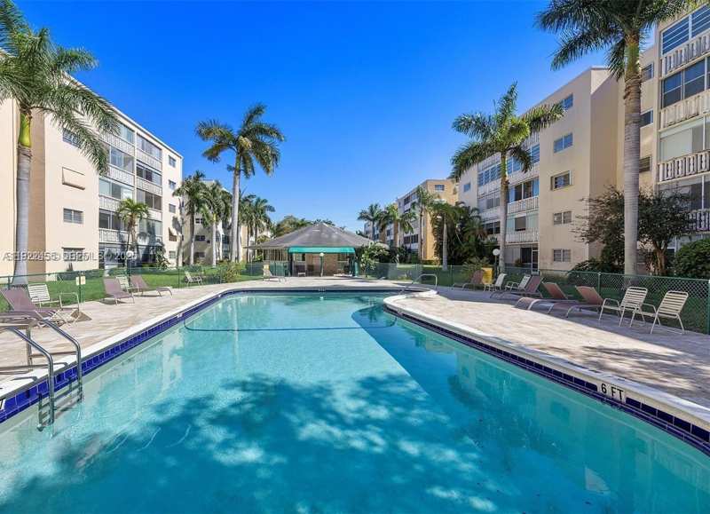 233 NE 14th Ave # 402, Hallandale Beach FL 33009