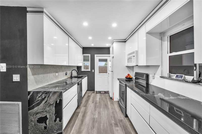 100 NW 123rd St, North Miami FL 33168