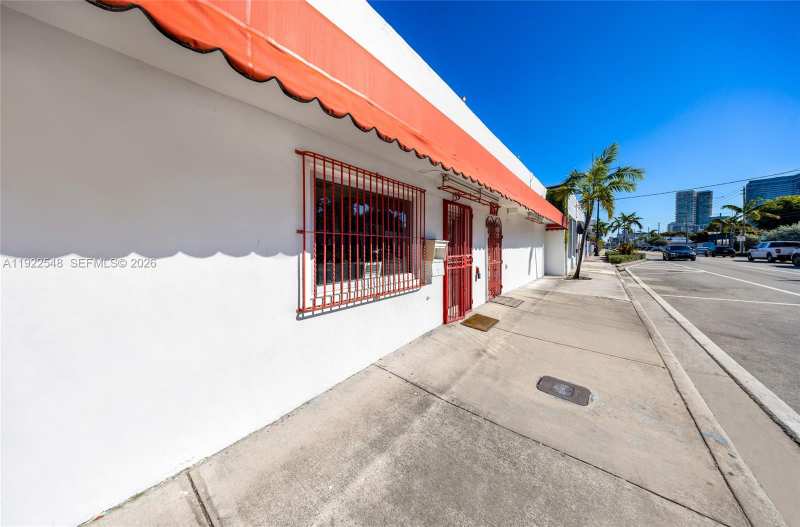 159 NW 36th St, Miami FL 33127