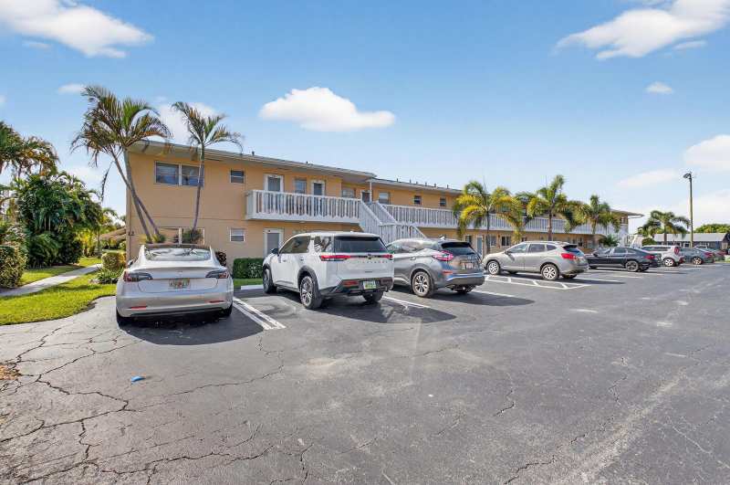 2152 NE 1st Way # 101, Boynton Beach FL 33435