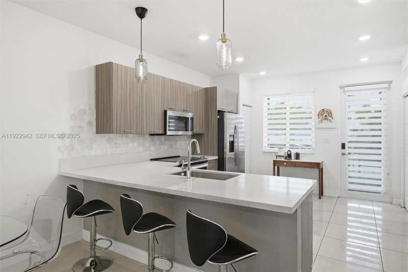 6420 NW 102nd Path # 110, Doral FL 33178