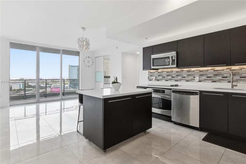 90 SW 3rd St # 2408, Miami FL 33130