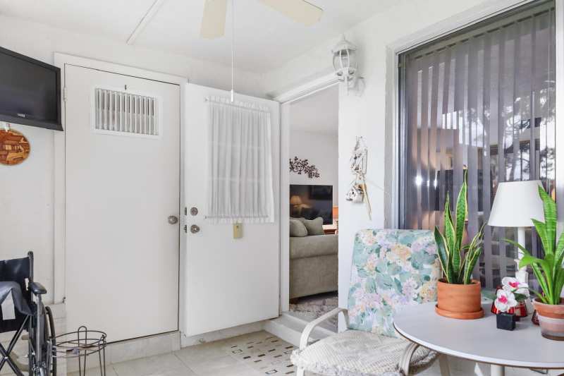106 Lake Pine Circle # 1, FL 33463