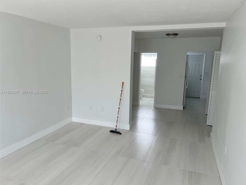 944 Meridian Ave # 10, Miami Beach FL 33139