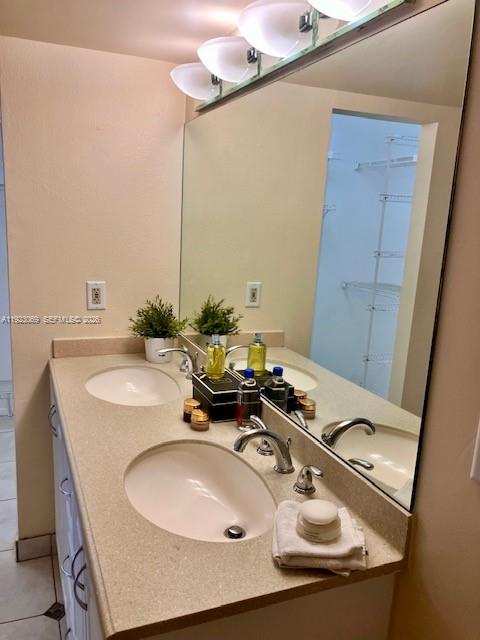 3910 Inverrary Blvd # B, Lauderhill FL 33319
