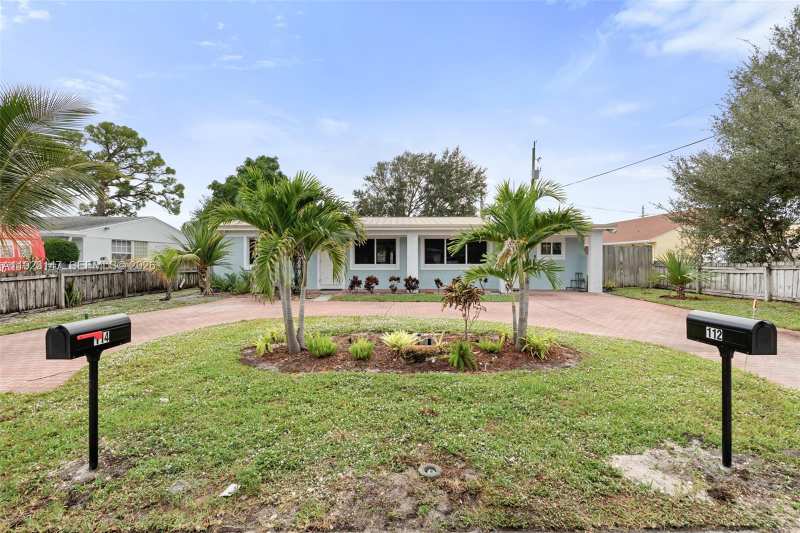 112 Milton St, Lantana FL 33462