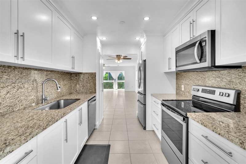 701 SW 142nd Ave # 414S, Pembroke Pines FL 33027