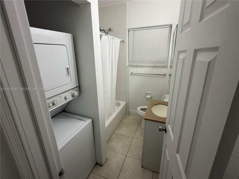851 80th St, Miami Beach FL 33141