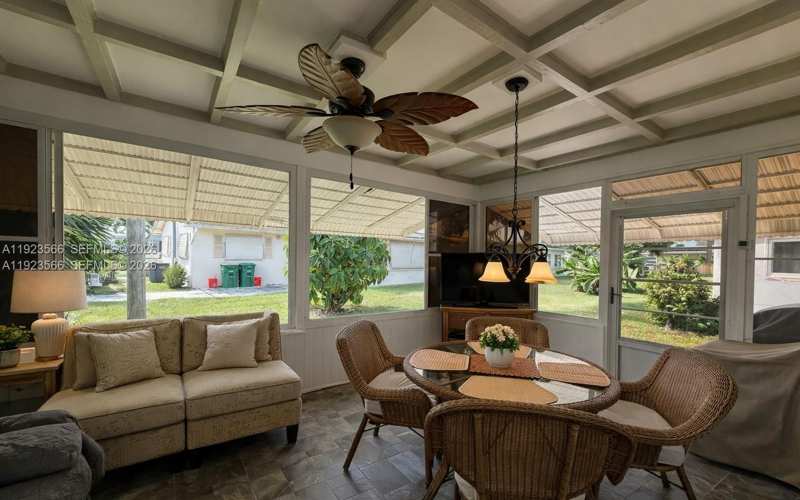 4208 NW 47th Ct, Tamarac FL 33319