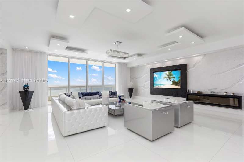 17875 Collins Ave, Sunny Isles Beach FL 33160