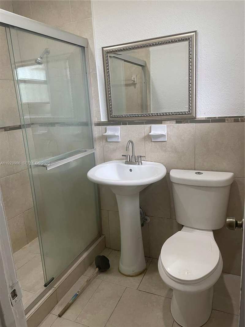 2481 NW 13th Ct # 2, Fort Lauderdale FL 33311