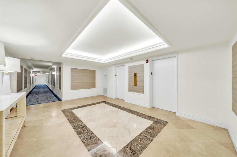 250 N Bradley Place # 402, Palm Beach FL 33480