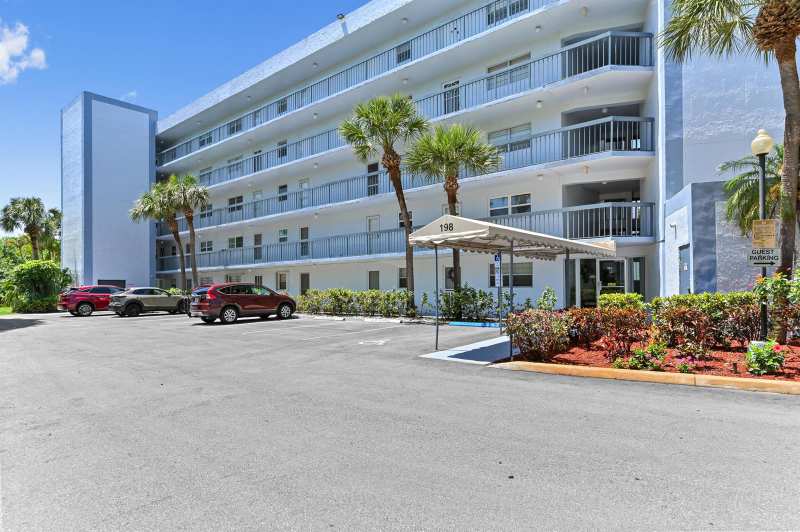 198 NW 67th Street # 207, Boca Raton FL 33487