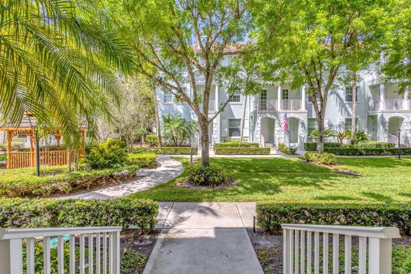 4320 Blowing Point Place, Jupiter FL 33458