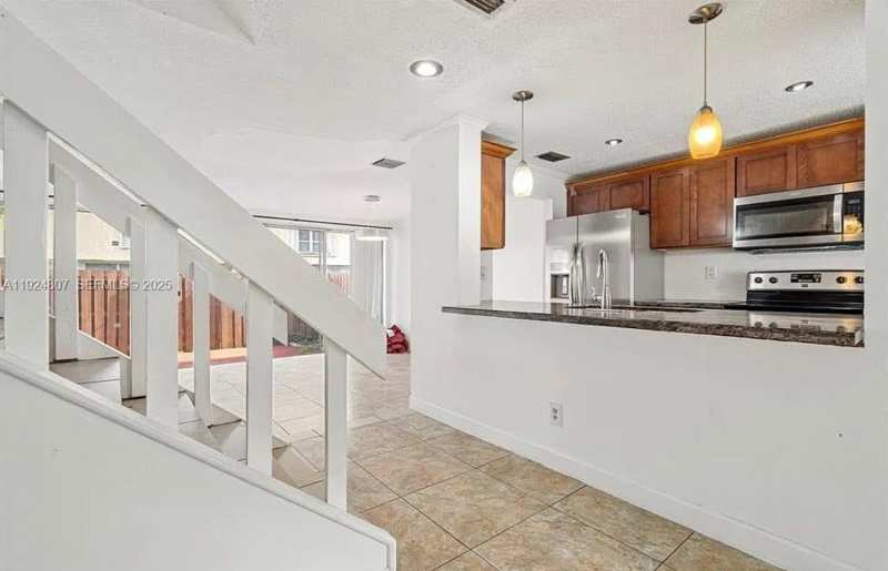 838 NW 82nd Ave # 2, Plantation FL 33324