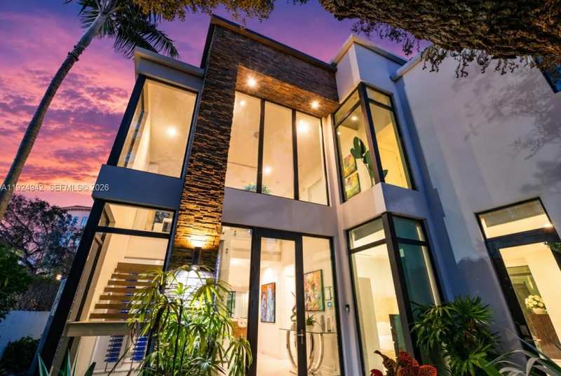 310 SE 11th Ave, Fort Lauderdale FL 33301