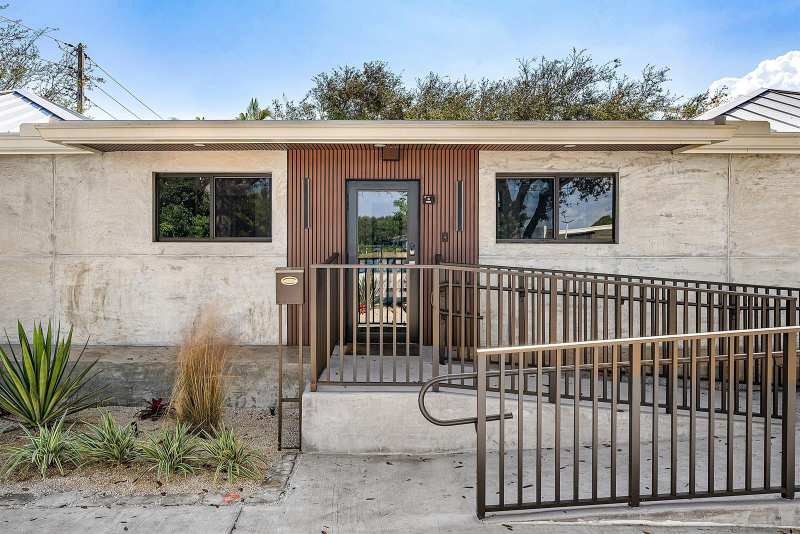 112 SE 10th Street, Delray Beach FL 33483