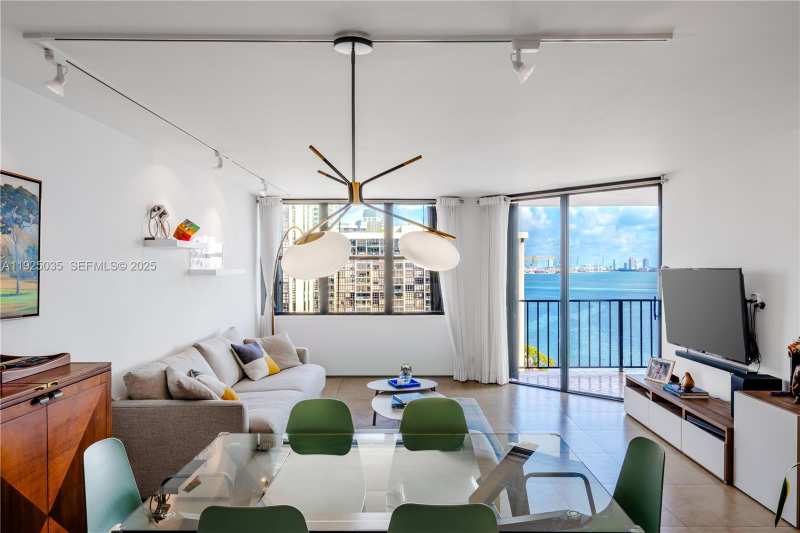 1925 Brickell Ave # D2006, Miami FL 33129