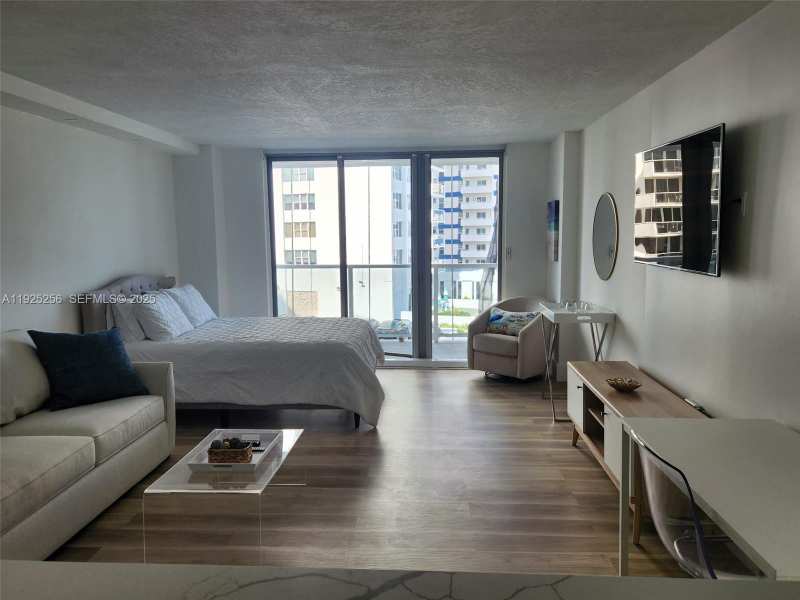 3180 S Ocean Dr # 307, Hallandale Beach FL 33009