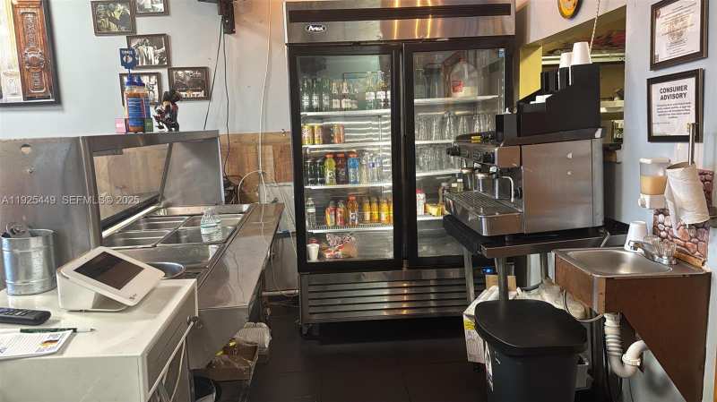 22069 S Dixie Hwy, Miami FL 33170