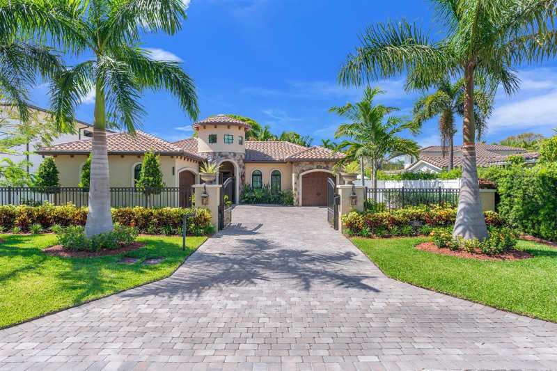 2500 NE 14th Street, Fort Lauderdale FL 33304