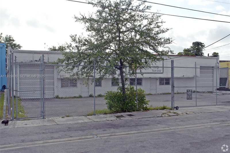 2175 NW 26th Ave, Miami FL 33142