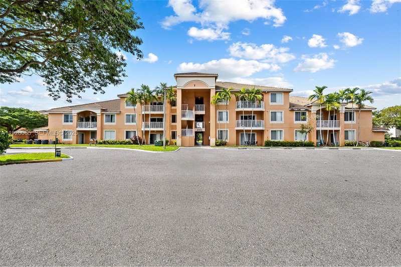 6992 SW 39th St # I302, Davie FL 33314