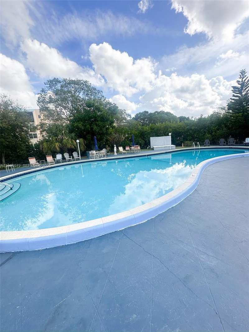 2860 Somerset Dr # 400K, Lauderdale Lakes FL 33311