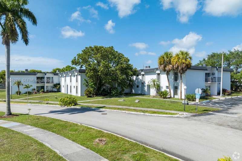7250 SW 94th Pl # B6, Miami FL 33173