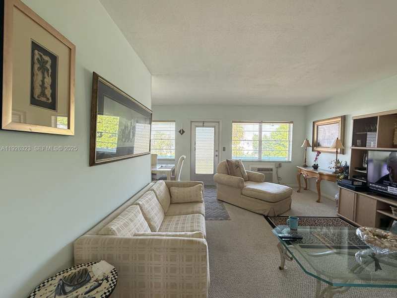 90 Easthampton D # 90, West Palm Beach FL 33417
