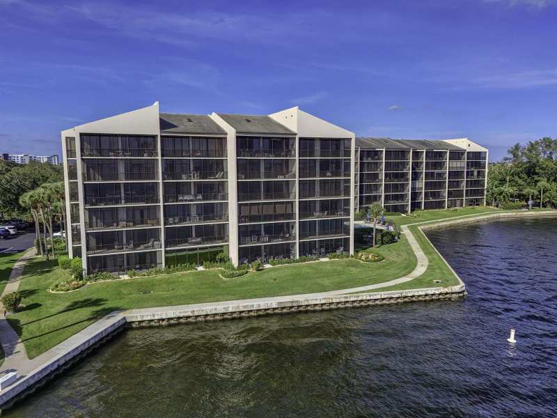 11390 Twelve Oaks Way # 420, North Palm Beach FL 33408