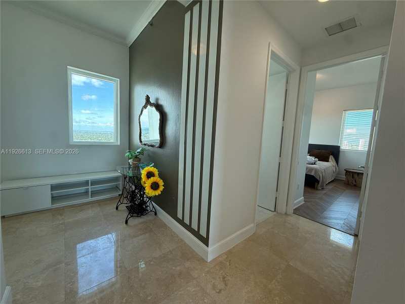 15051 Royal Oaks Ln # 2601, North Miami FL 33181