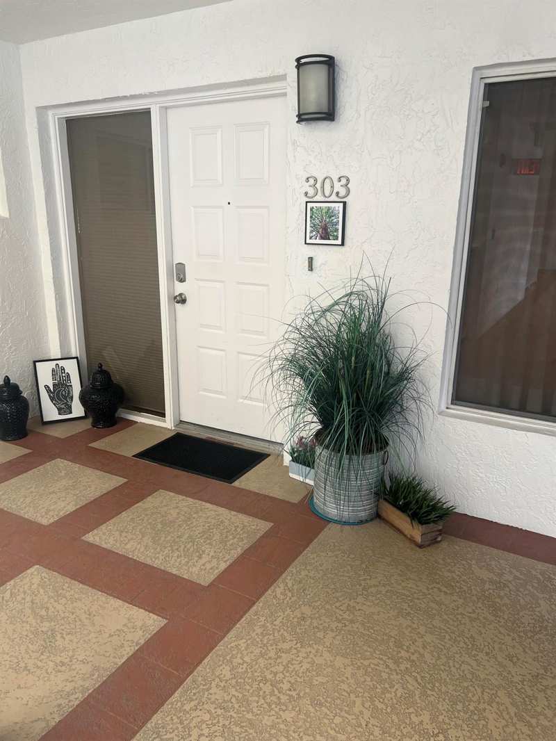 7370 Orangewood Lane # 303, Boca Raton FL 33433