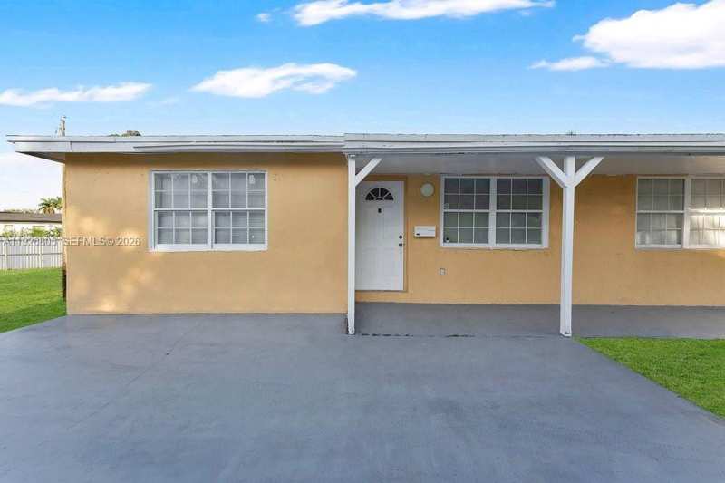 417 SW 3rd St, Hallandale Beach FL 33009