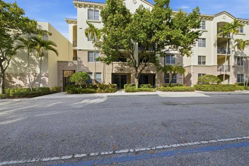 4 Renaissance Way # 110, Boynton Beach FL 33426
