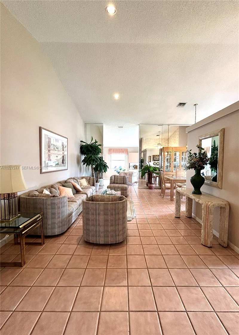5275 Tiffany Anne Cir, West Palm Beach FL 33417