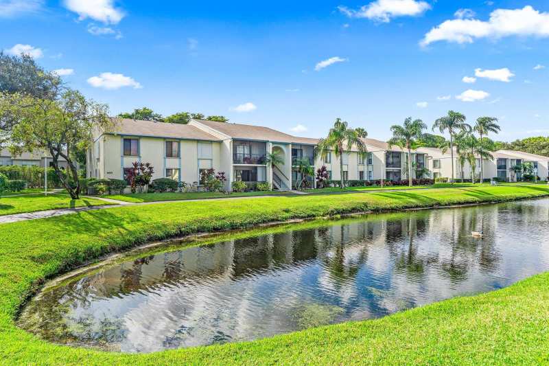 1117 Green Pine Boulevard # D2, West Palm Beach FL 33409