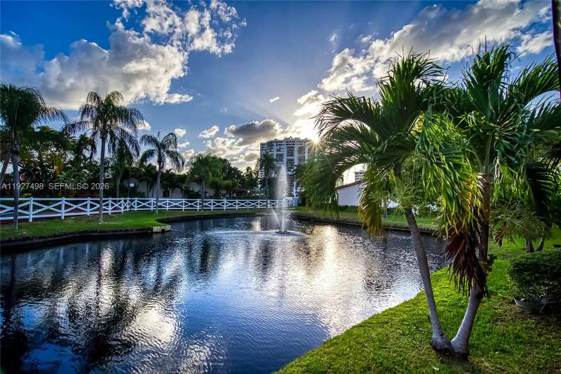 2669 S Parkview Dr, Hallandale Beach FL 33009