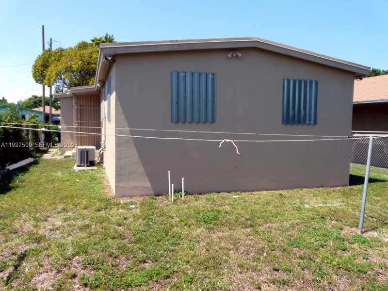 1880 NW 68th Ter, Miami FL 33147