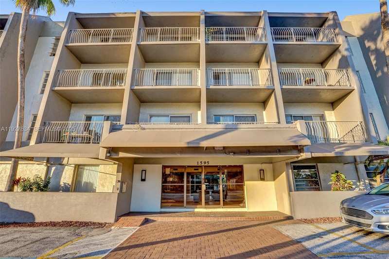 1595 NE 135th St # 334, North Miami FL 33161
